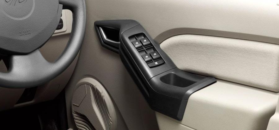 Детали интерьера Mahindra Verito 2012 года  (фото 9 из 19)